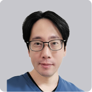 嘉手納 賢一 氏